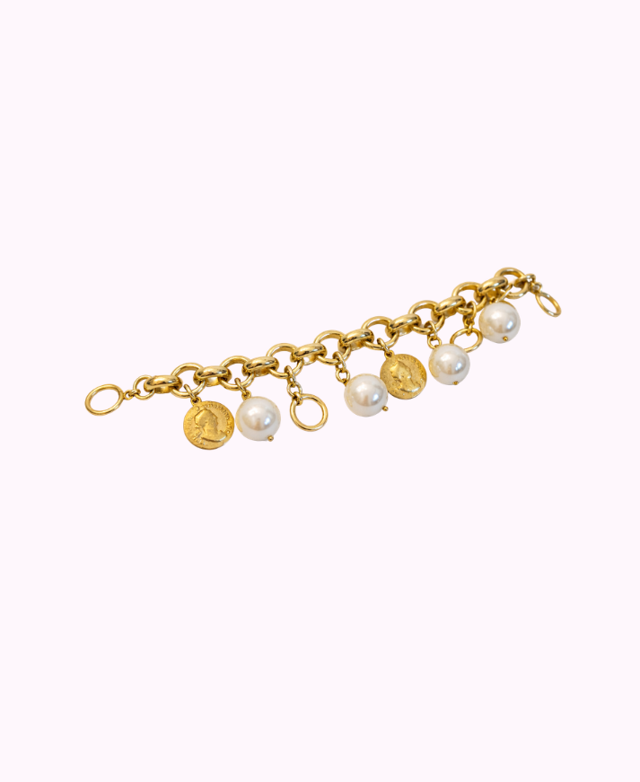 Bracciale Catena Dorata con Perle e Charms Moneta