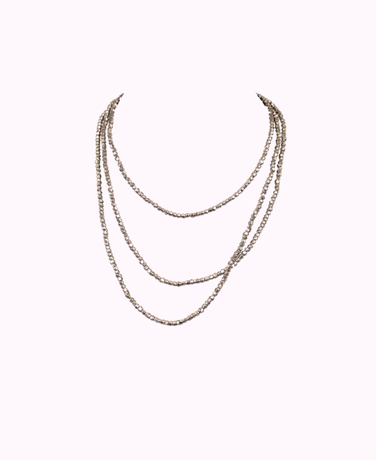 Collana Lunga Placcata in Argento con Micro Pepite